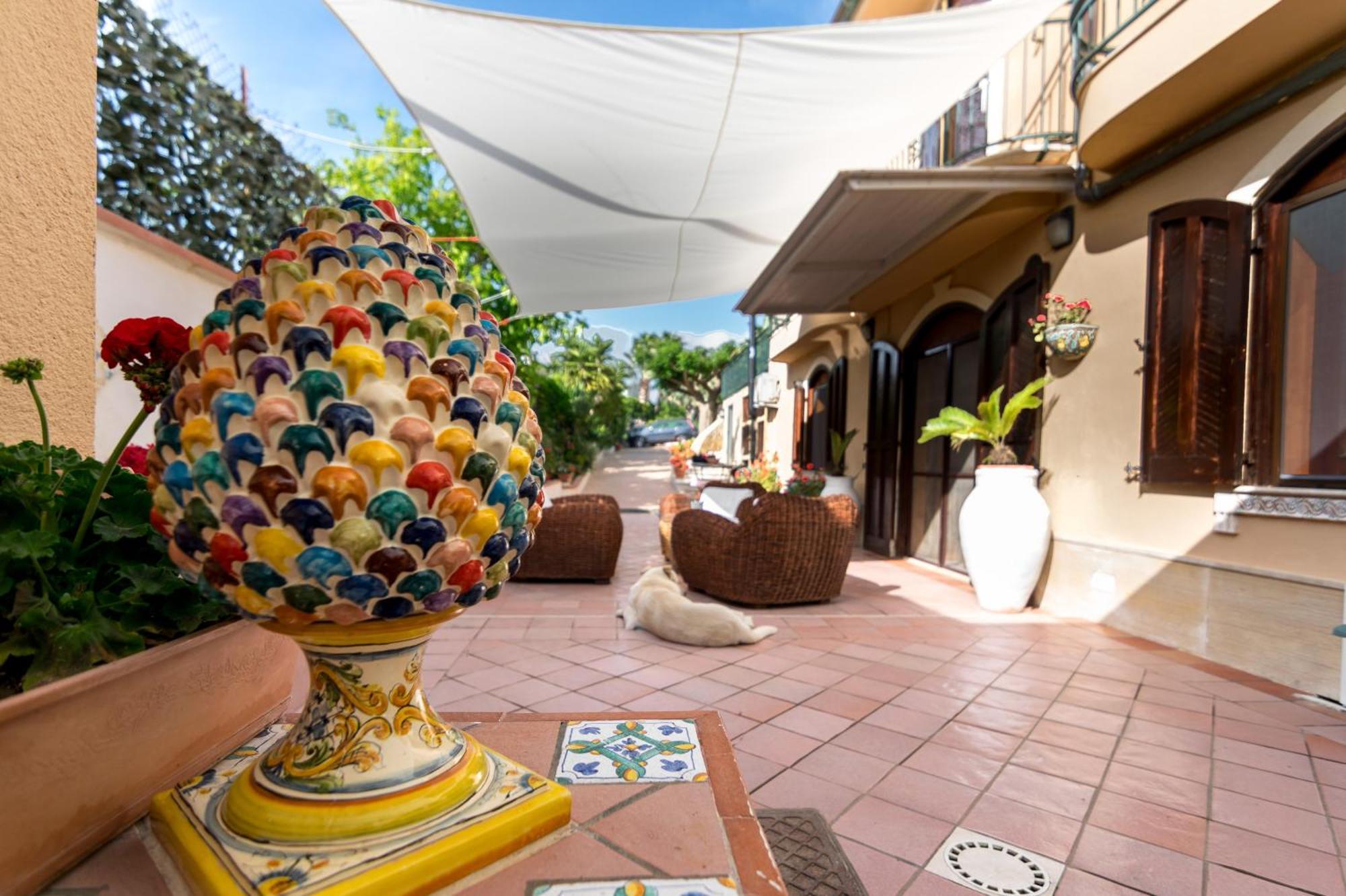 B&B Casa Augusto Luxury Сан-Леоне Экстерьер фото